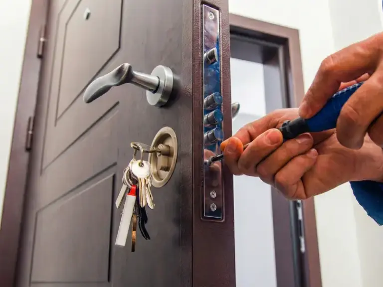 Porta blindada em Curitiba – instalação e manutenção